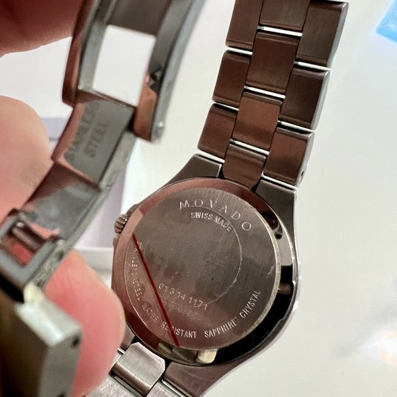 Movado classic style womens watch - Picture 6 of 7